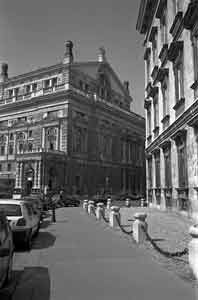 Hofburgtheater, südliche Seite (c) Roland Reuß